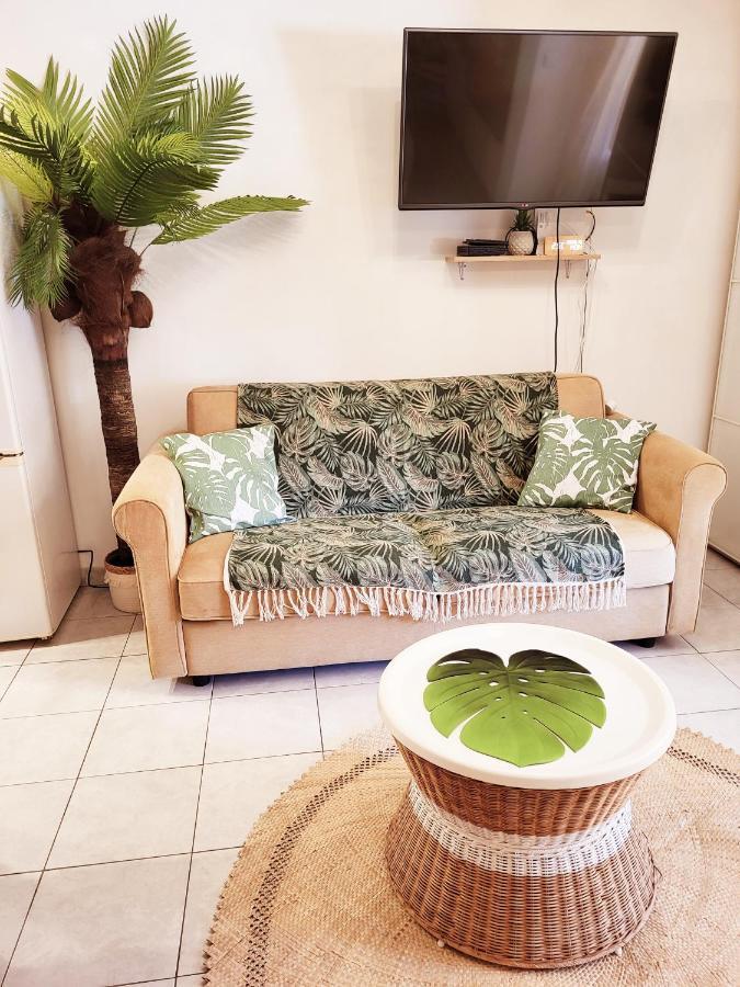 Le studio TAHITI 4 pers 600m de la plage la favière Bormes-les-Mimosas Extérieur photo