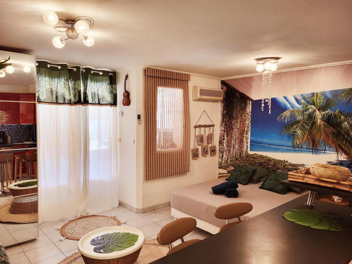 Le studio TAHITI 4 pers 600m de la plage la favière Bormes-les-Mimosas Extérieur photo